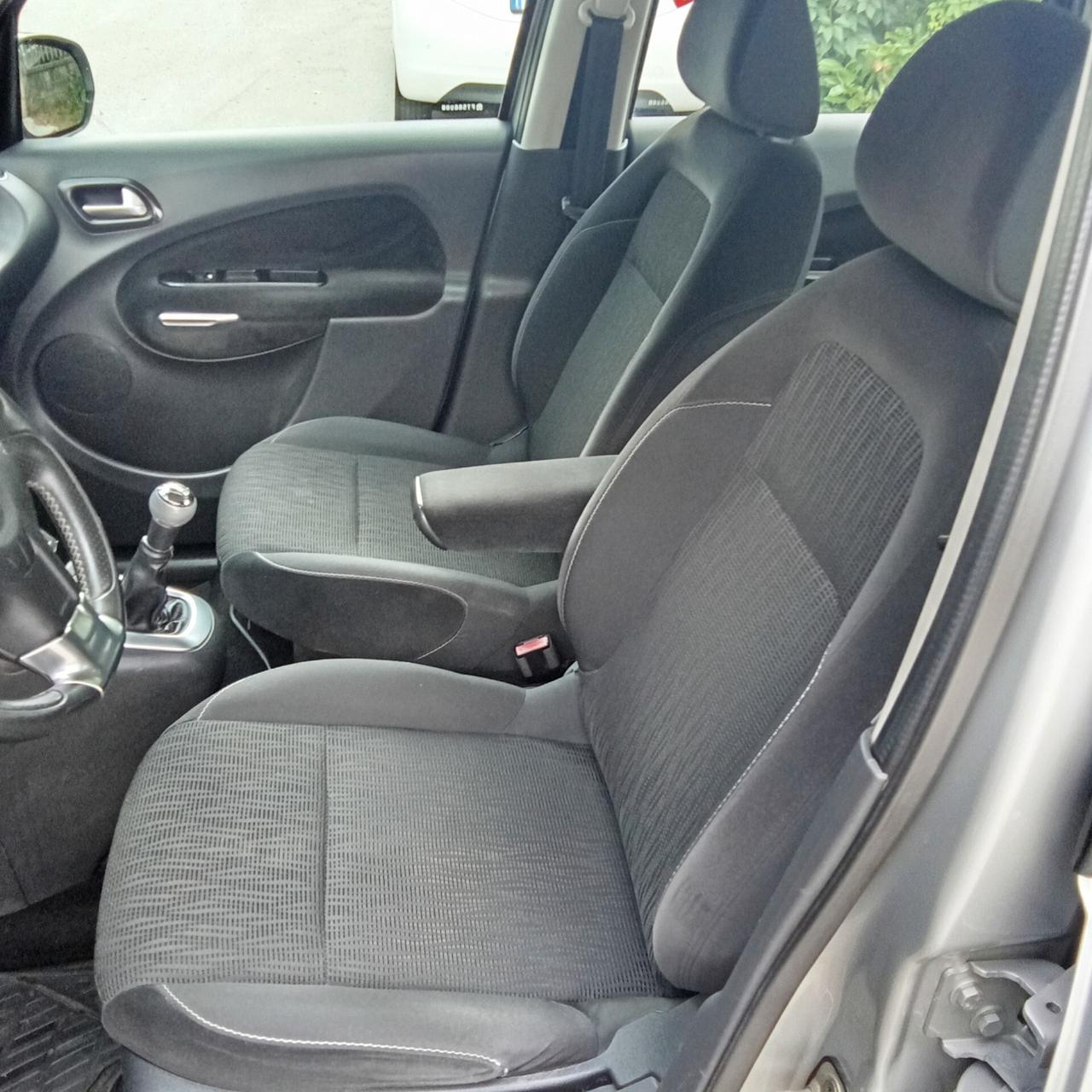 Citroen C3 Picasso 100 Exclusive E6 016