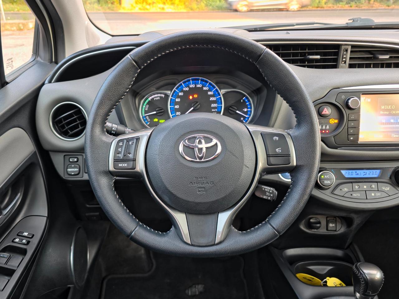 Toyota Yaris 1.5 Hybrid 5 porte Style E6 Automatica NEO 2014