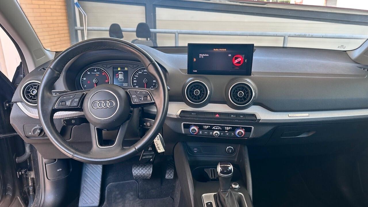 Audi Q2 30 TDI S tronic Identity Black