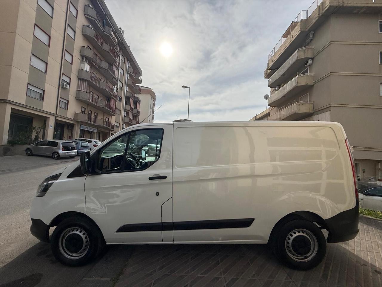 Ford Transit Custom 280 2.0 TDCi 130 PC Furgone Titanium