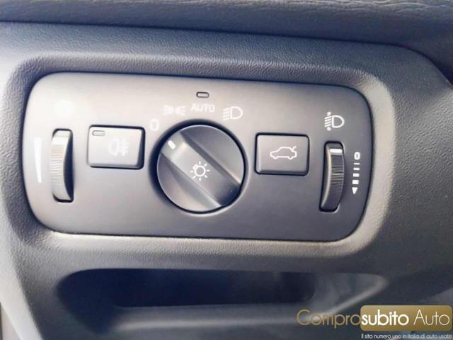VOLVO V40 Cross Country D2 Geartronic Pro (Garanzia 12 Mesi)