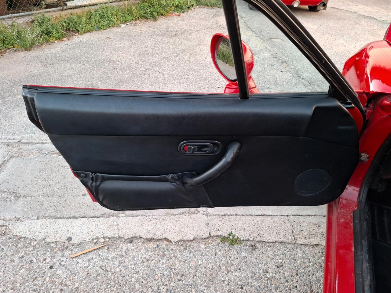 Mazda MX-5 1.8i 16V cat