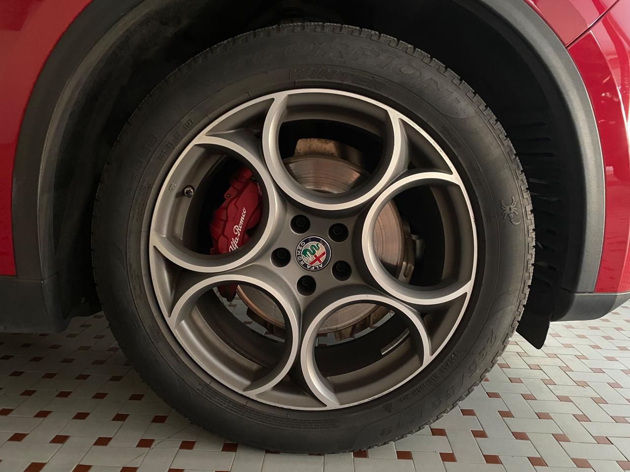 Alfa Romeo Stelvio 2.2 Versione "Rosso Edizione" Aziendale