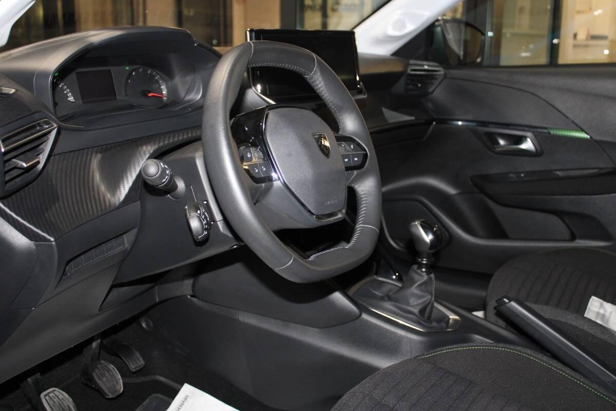 Peugeot 208 1.2 puretech Active s&s 100cv Con NAVIGATORE