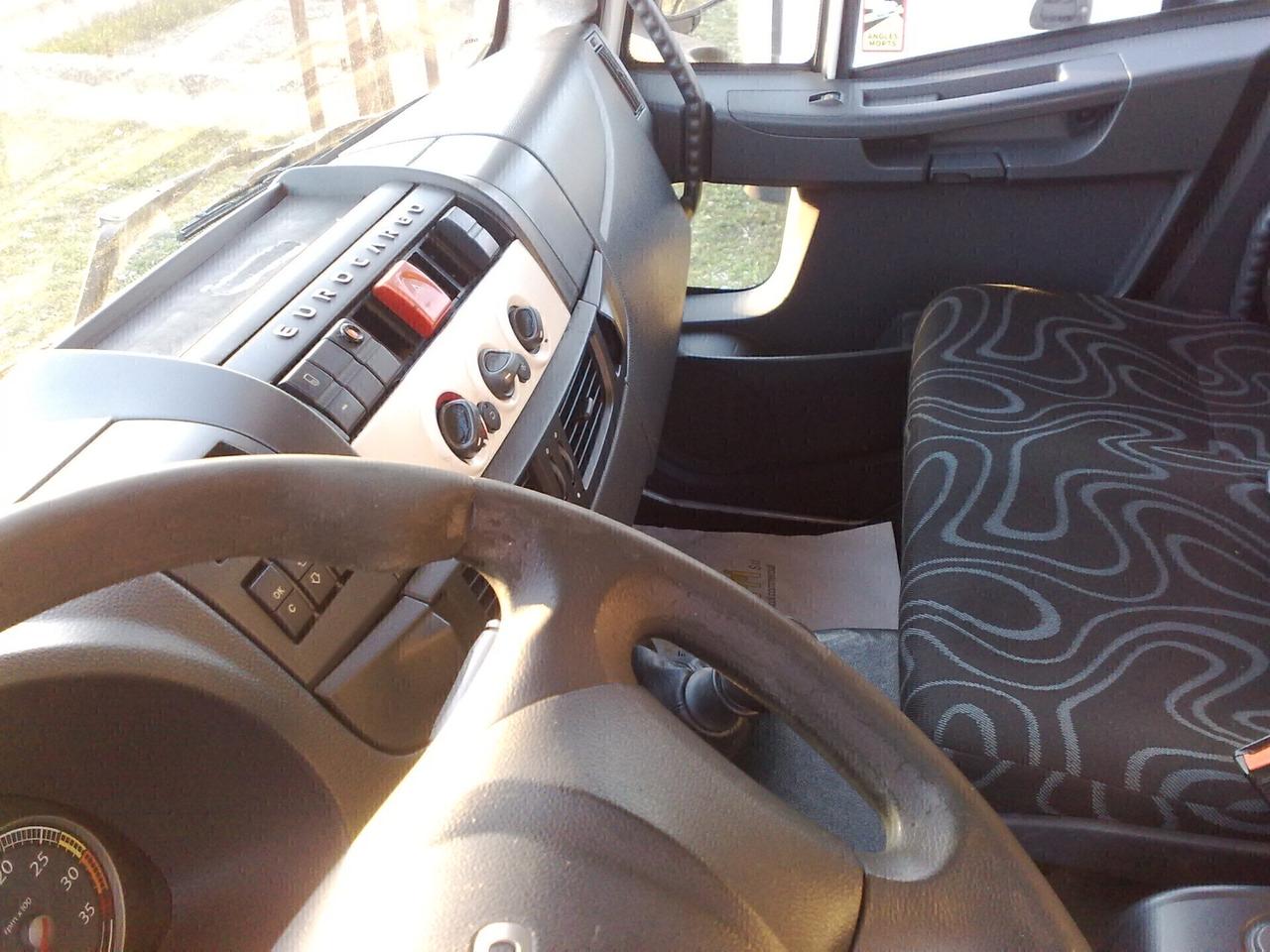 Iveco Eurocargo 75E18 Cassone fisso con grù - 2010