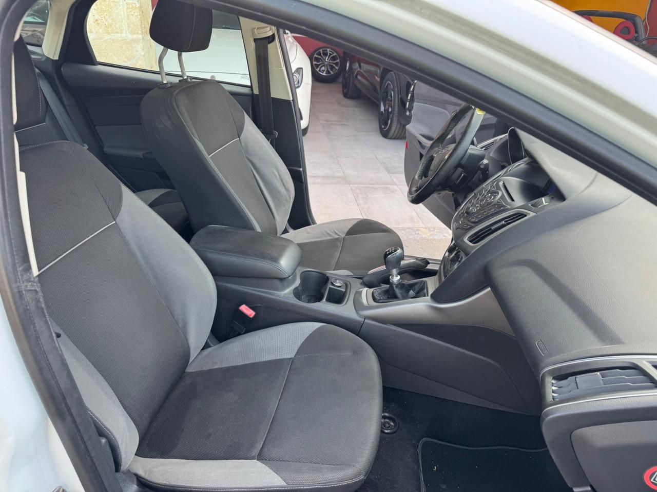 Ford Focus 1.0 EcoBoost 125 CV tagliando