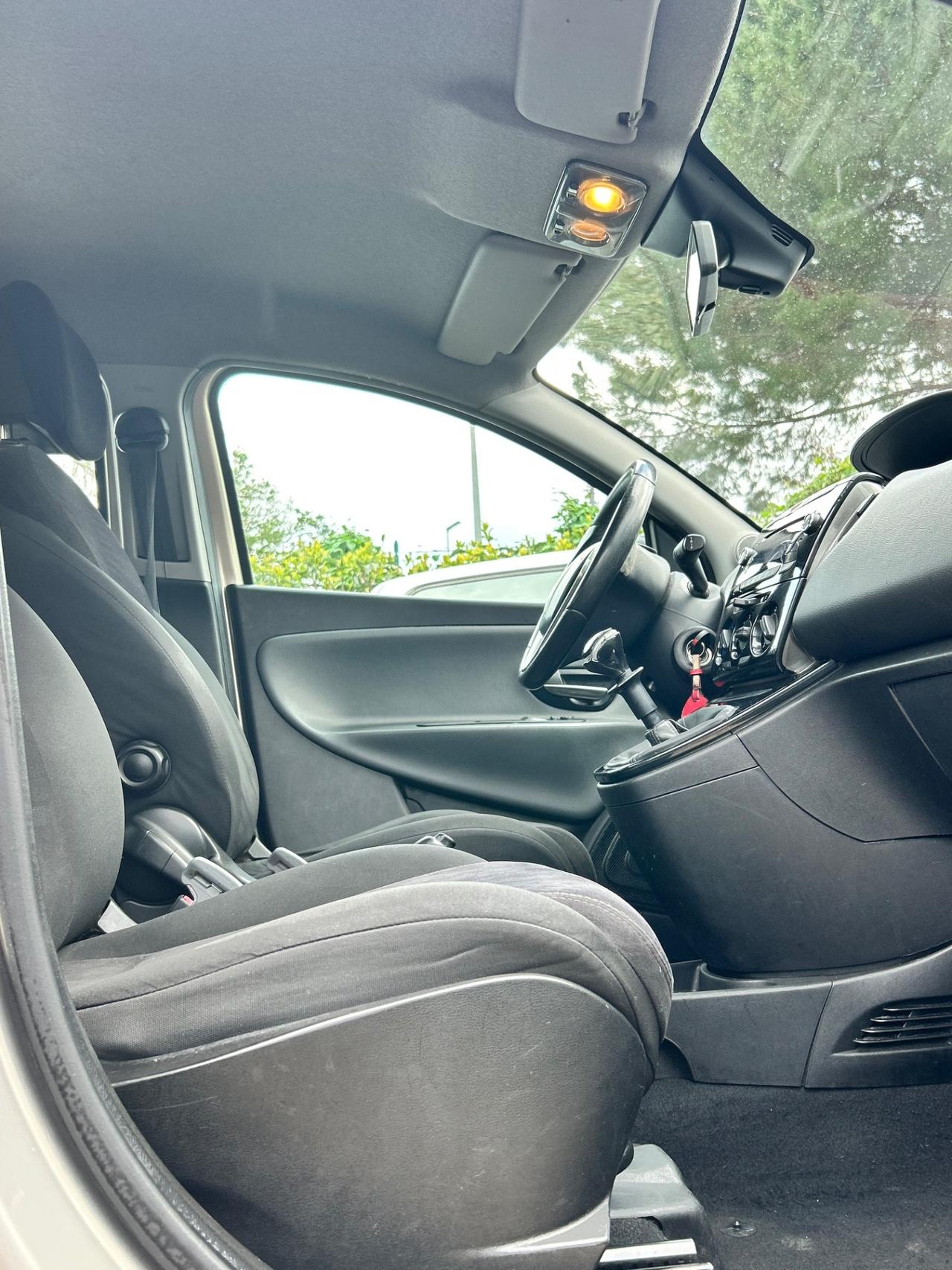 Lancia Ypsilon 1.2 69 CV 5 porte Platinum