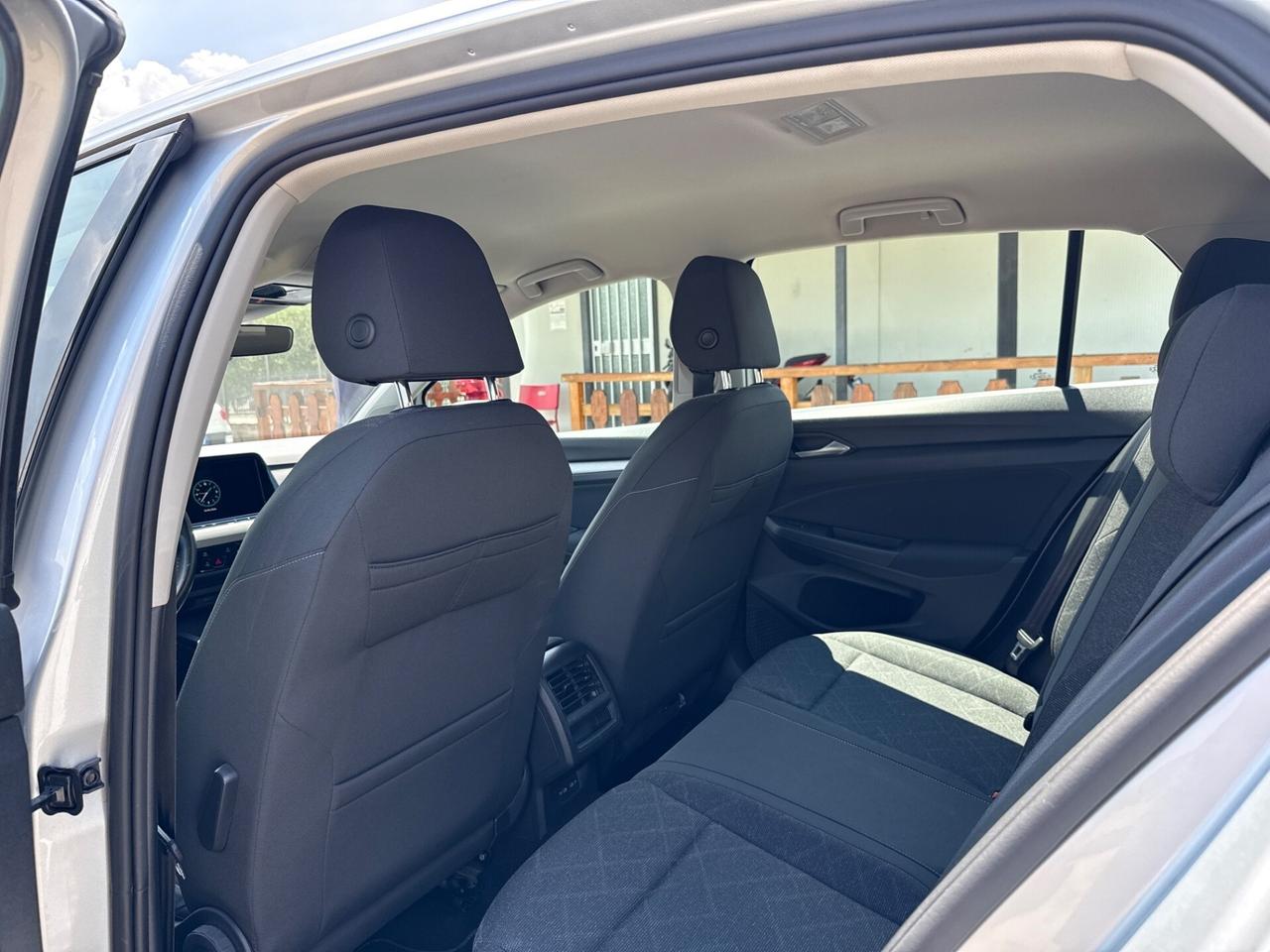 Volkswagen Golf 8 2.0 TDI 116cv SCR Style 2021