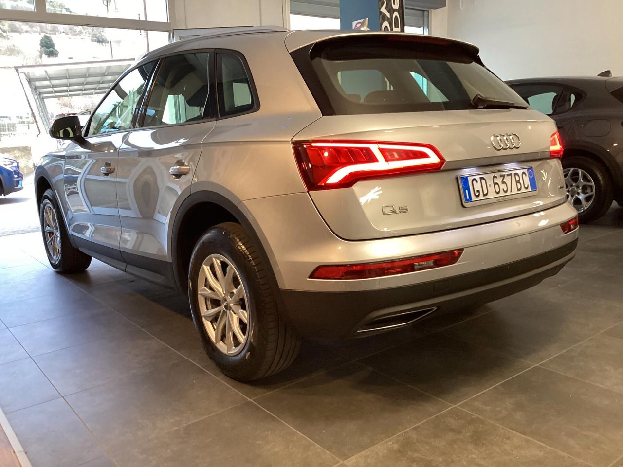 Audi Q5 35 TDI quattro S tronic Business