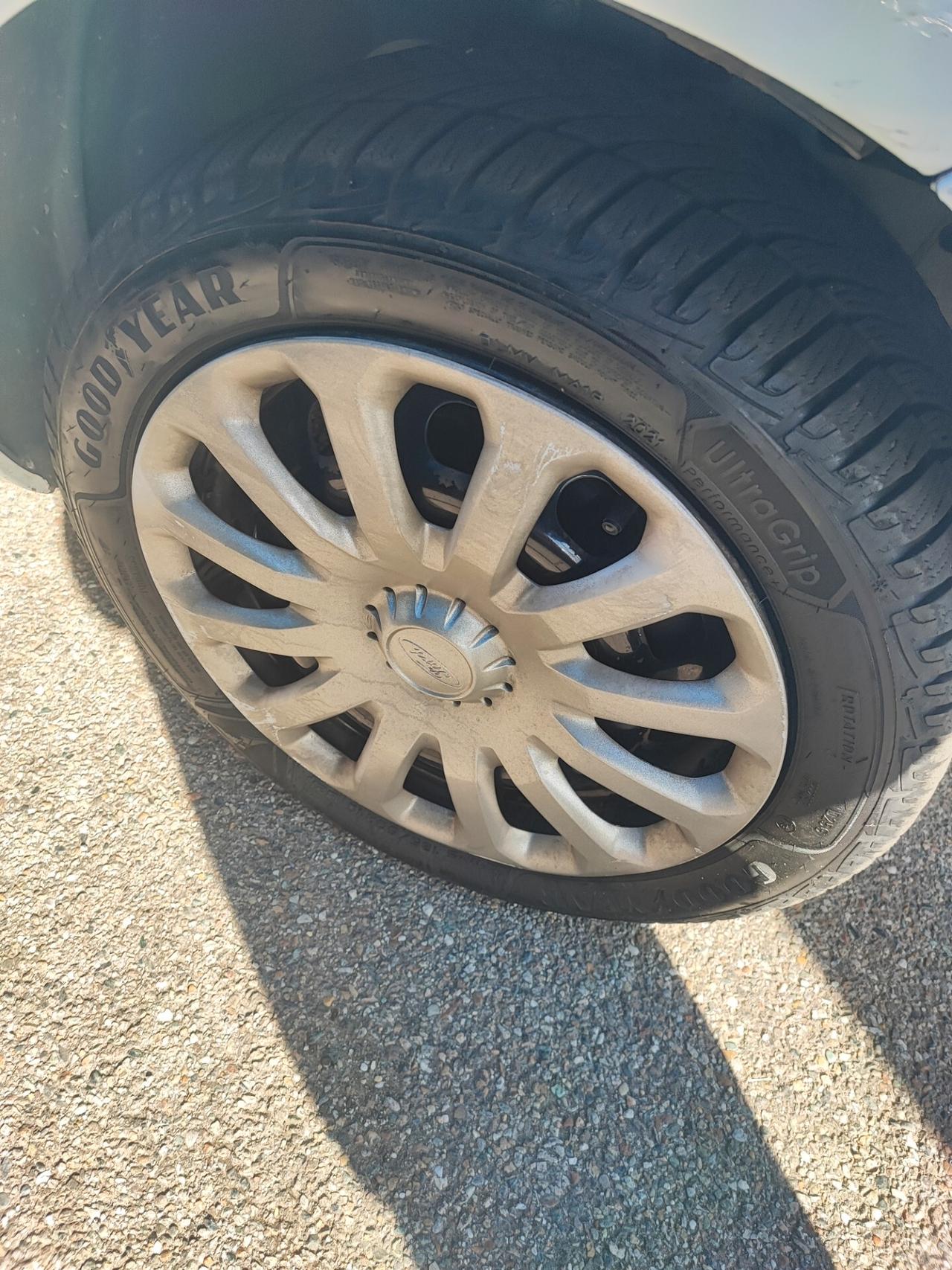 Ford Fiesta 1.4 3 porte Bz.- GPL Titanium