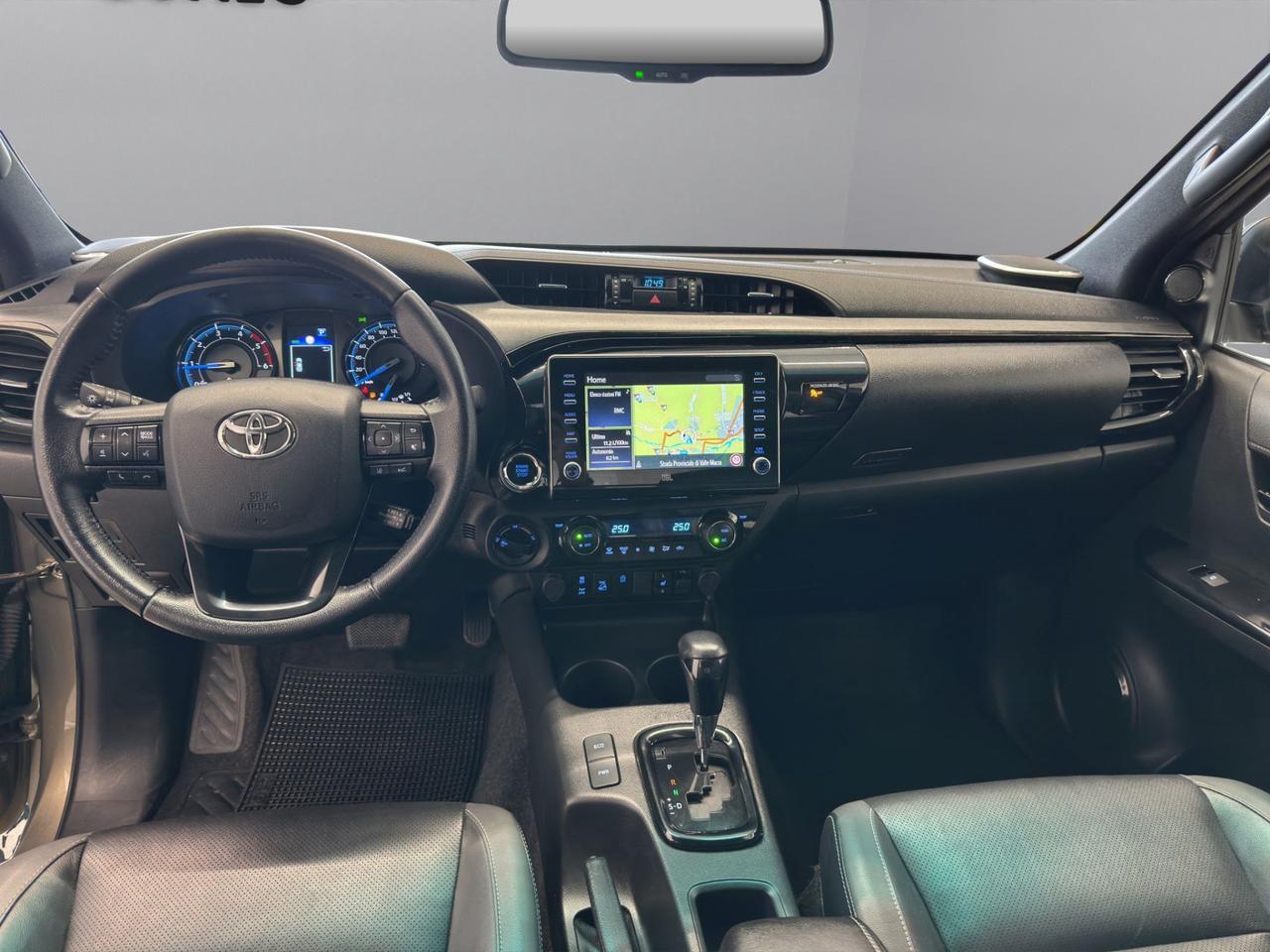 Toyota Hilux 2.8 d double cab Invincible 4wd auto