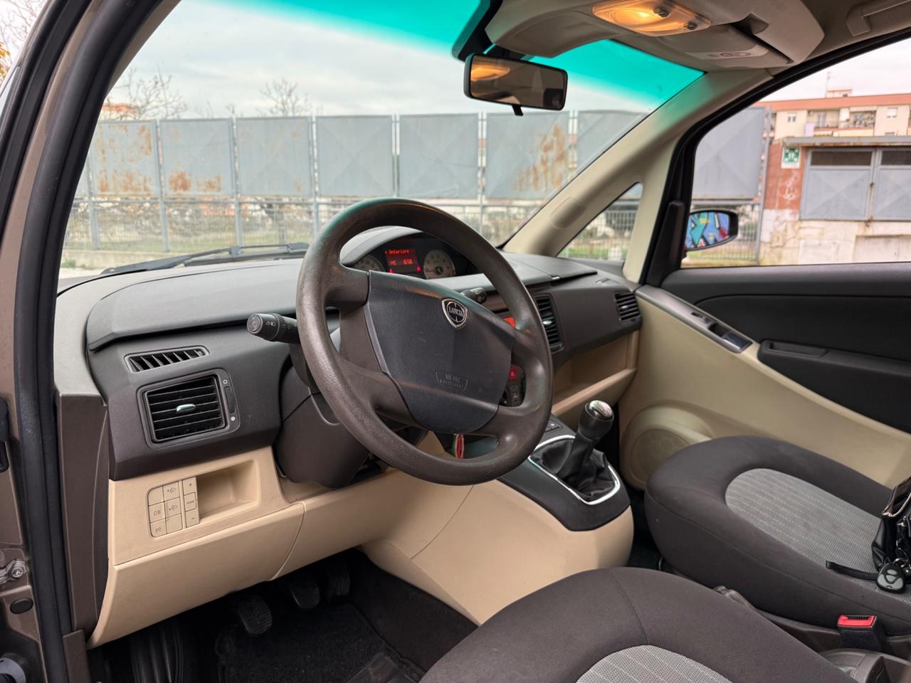 Lancia MUSA 1.3 Multijet Full puntini di grandine