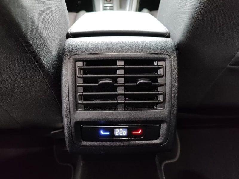 Volkswagen Golf 2.0 TDI 150 CV DSG SCR MOVE Navi Camera Led 16" Cockpit