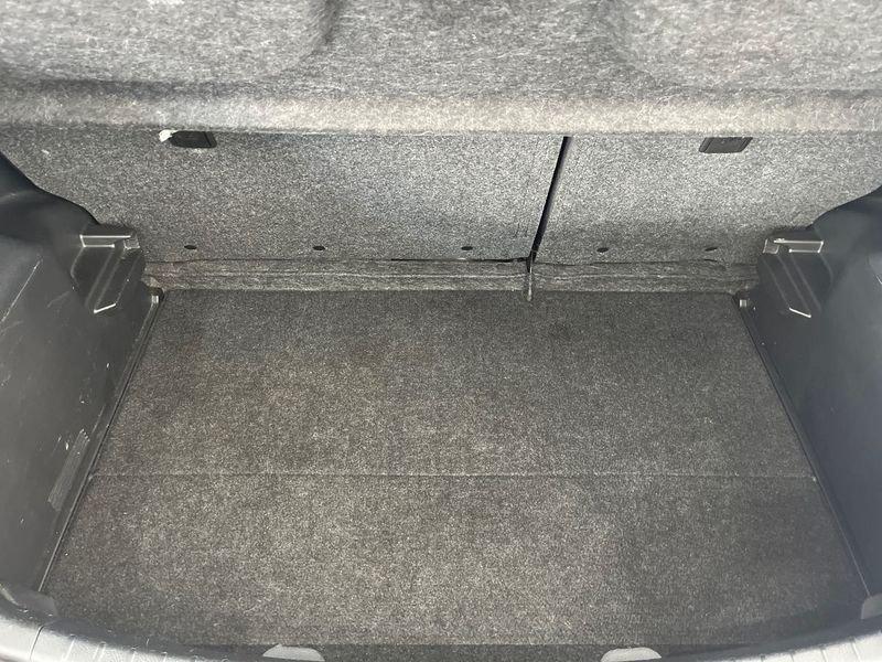 Toyota Yaris Yaris 5p 1.5h Style my16