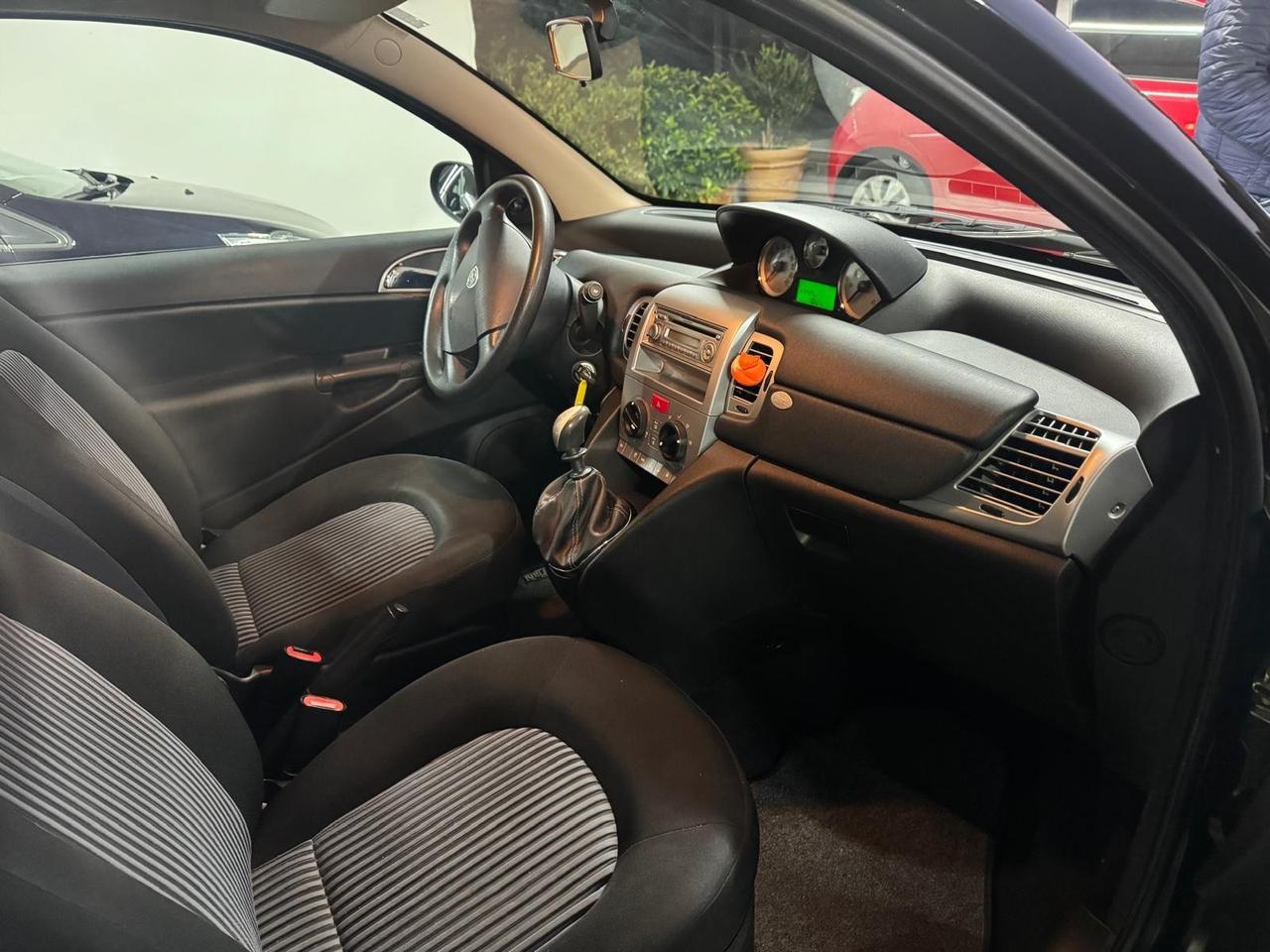 Lancia Ypsilon 1.2 modamilano