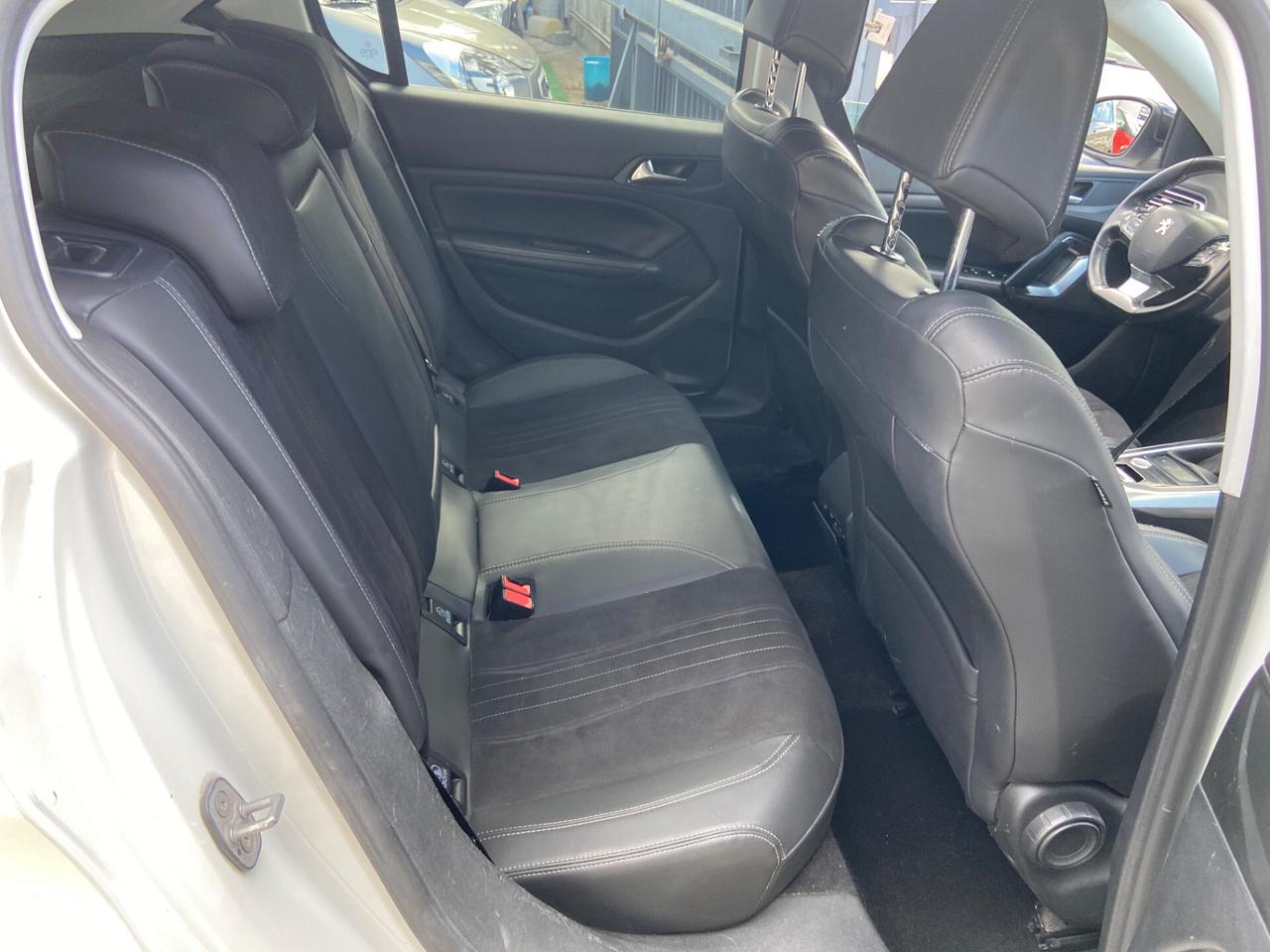 Peugeot 308 BlueHDi 150 S&S Allure … automatica