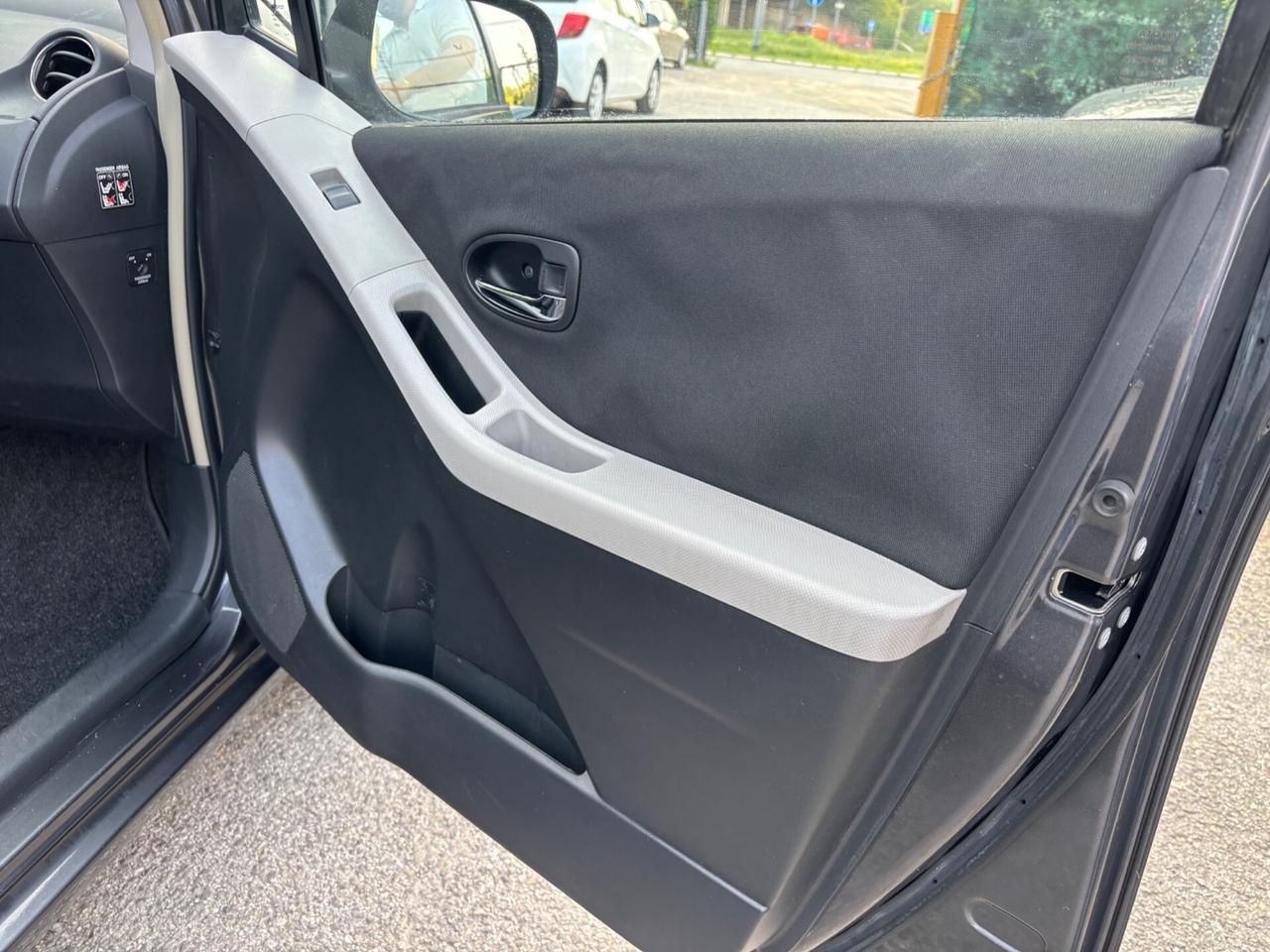 Toyota Yaris 1.4 D-4D 5 porte OK NEOPATENTATI