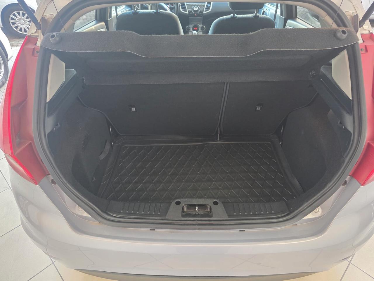 FORD FIESTA 1.4 DIESEL CON SOLI 113.000 KM 2012