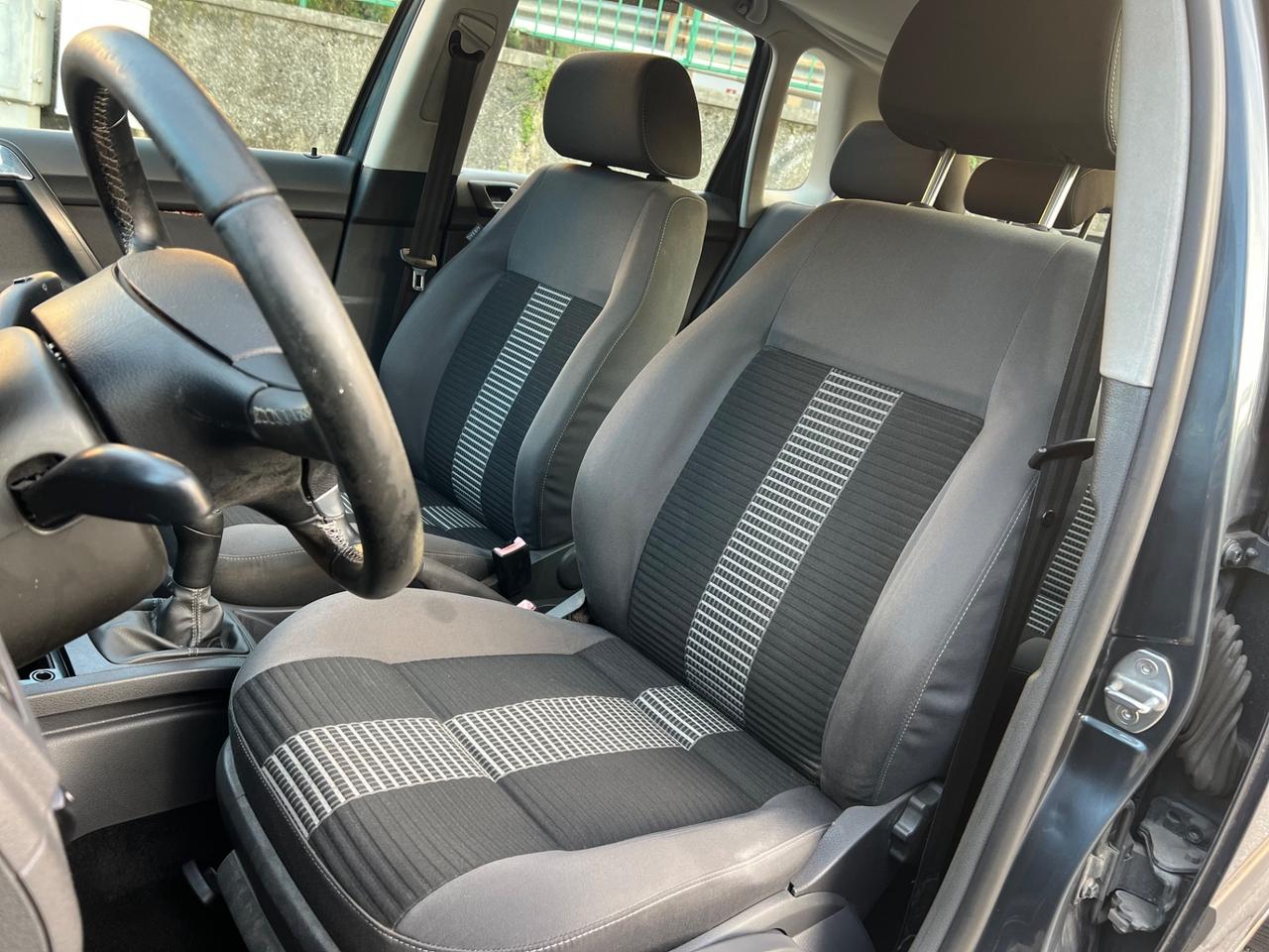 Volkswagen Polo 1.4/80CV TDI 5p. Sportline con soli 60.000km