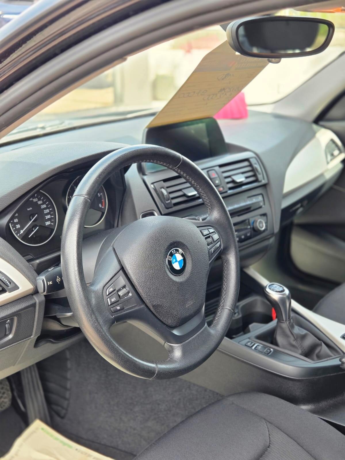 Bmw 118 118d 5p. Unique