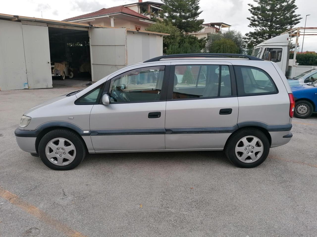 Opel Zafira 1.8 16V cat Elegance