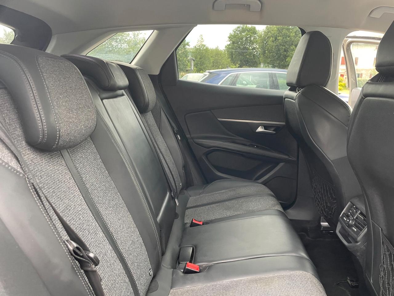 Peugeot 3008 BlueHDi 120 EAT6 S&S Allure DISTRIBUZIONE NUOVA