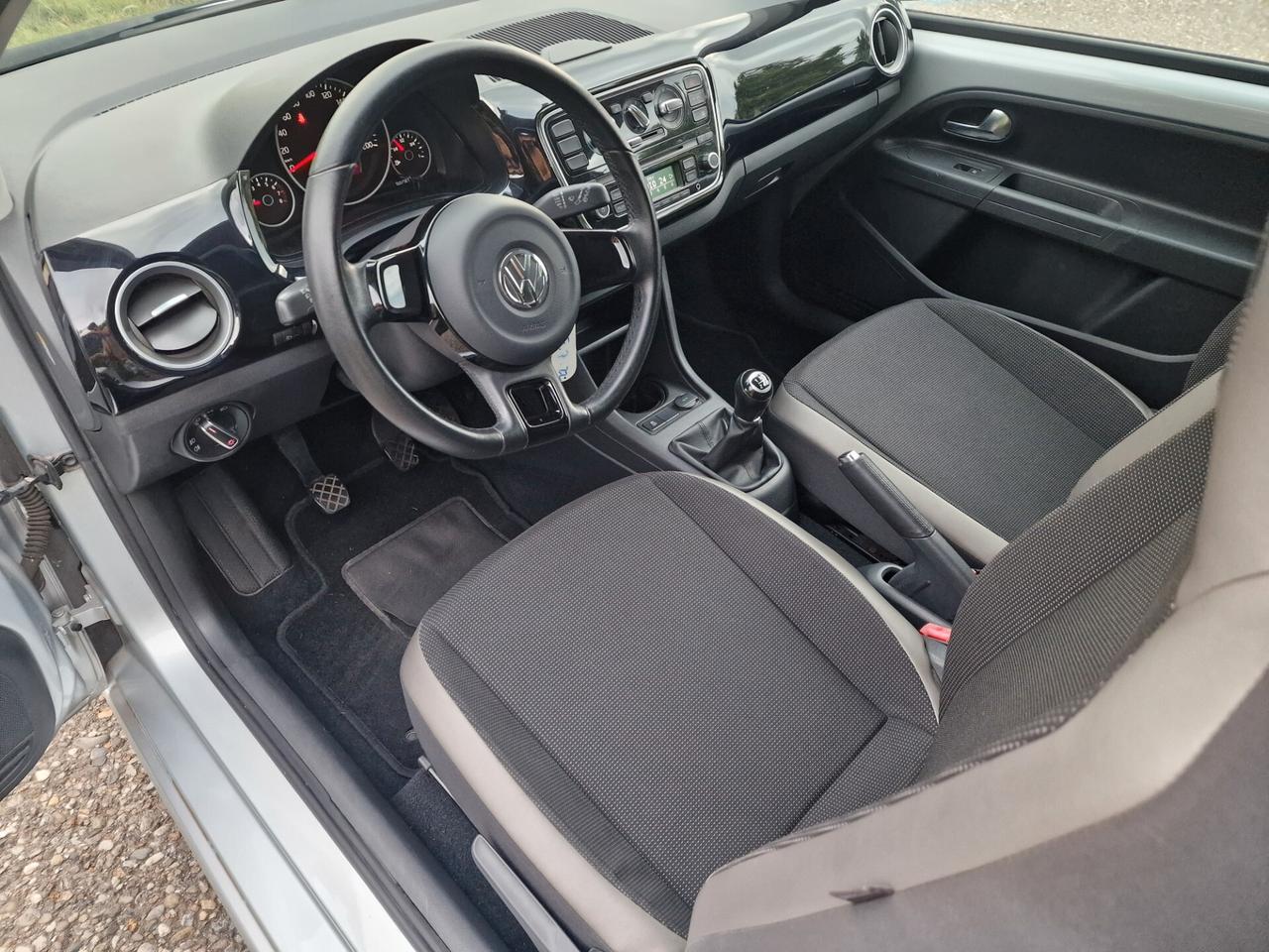 Volkswagen up 1.0 75cv 51000km