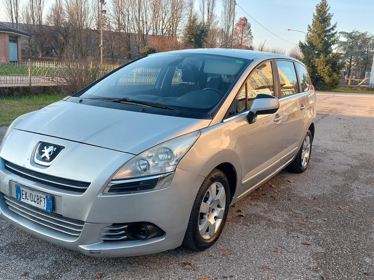 Peugeot 5008 1.6 HDi 112CV Business