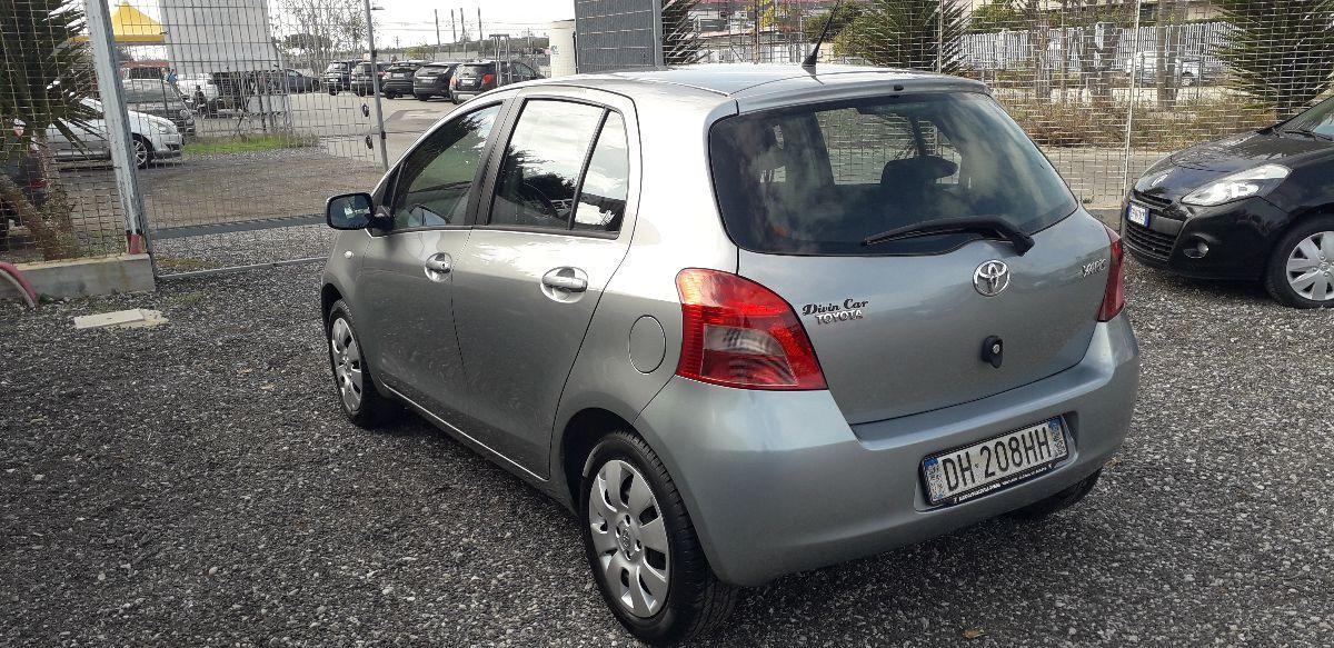 TOYOTA - Yaris - 1.0 5p. Sol