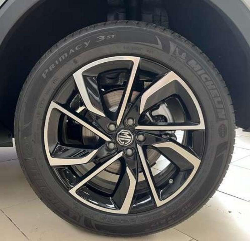 MG ZS CLASSIC 1.5 111CV LUXURY MT5 KM0 PRONTA CONSEGNA