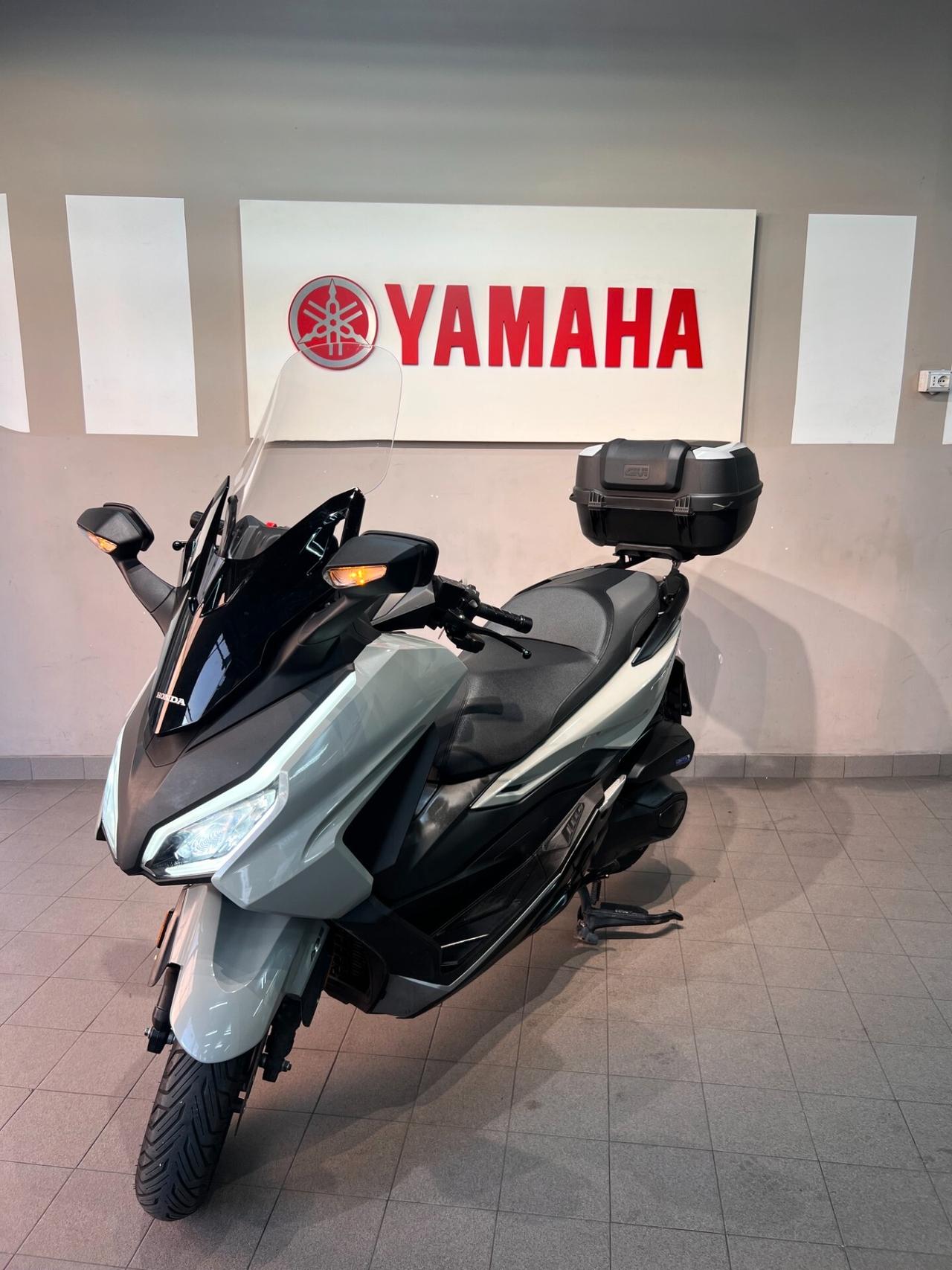 Honda Forza 350 pearl white