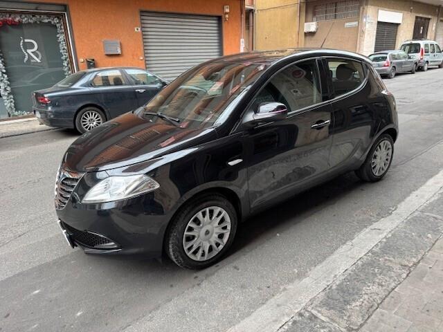 Lancia Ypsilon 1.2 5 porte Elefantino