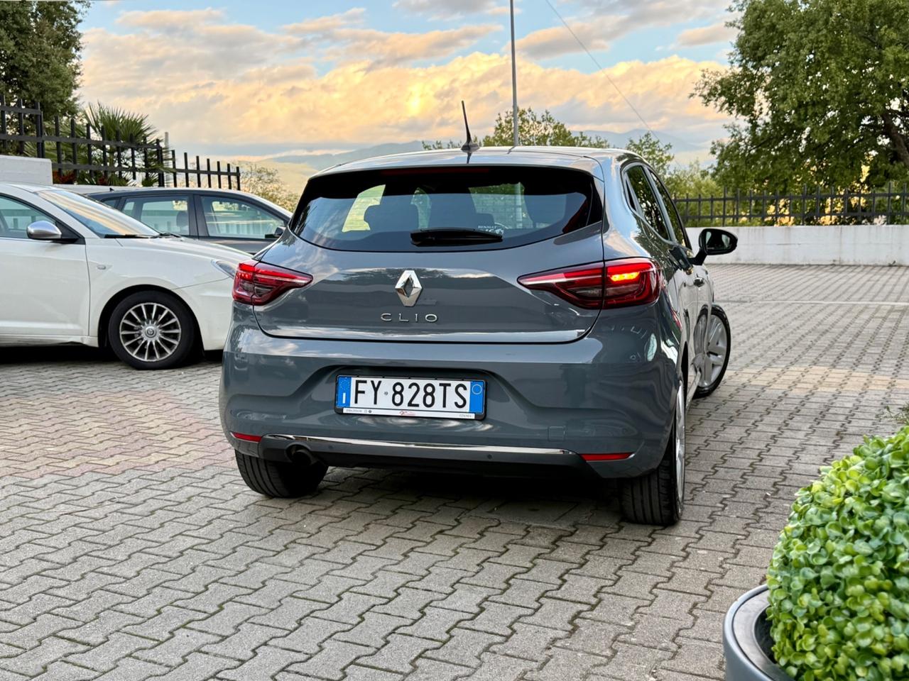 Renault Clio TCe 100 CV 5 porte Intens