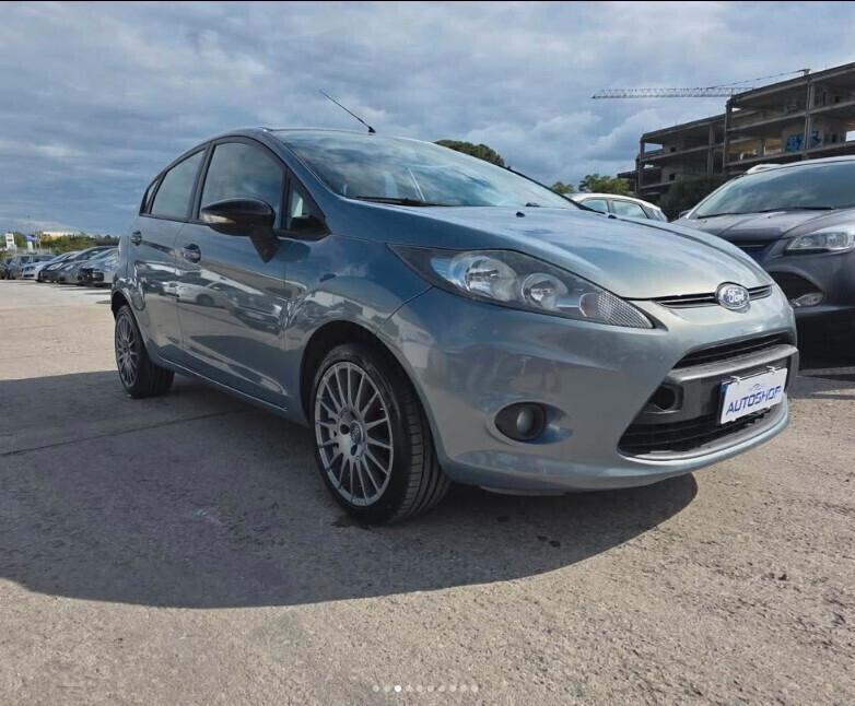 Ford Fiesta 1.4 5 porte Bz.- GPL Titanium