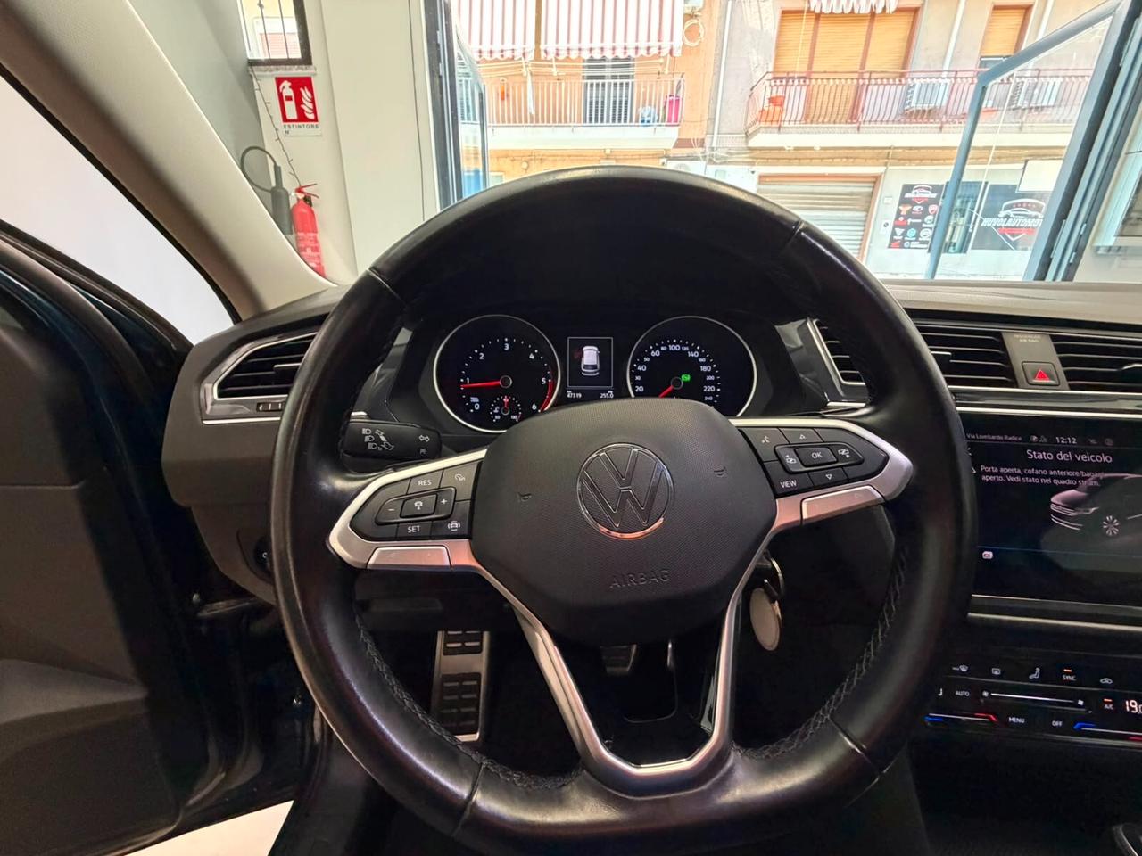 Volkswagen Tiguan 2.0 TDI 150 CV SCR DSG Elegance a rate da 250 al mese