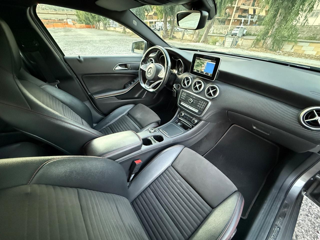 MERCEDES-BENZ A 180 D AUTOMATIC AMG PREMIUM UNI PRO