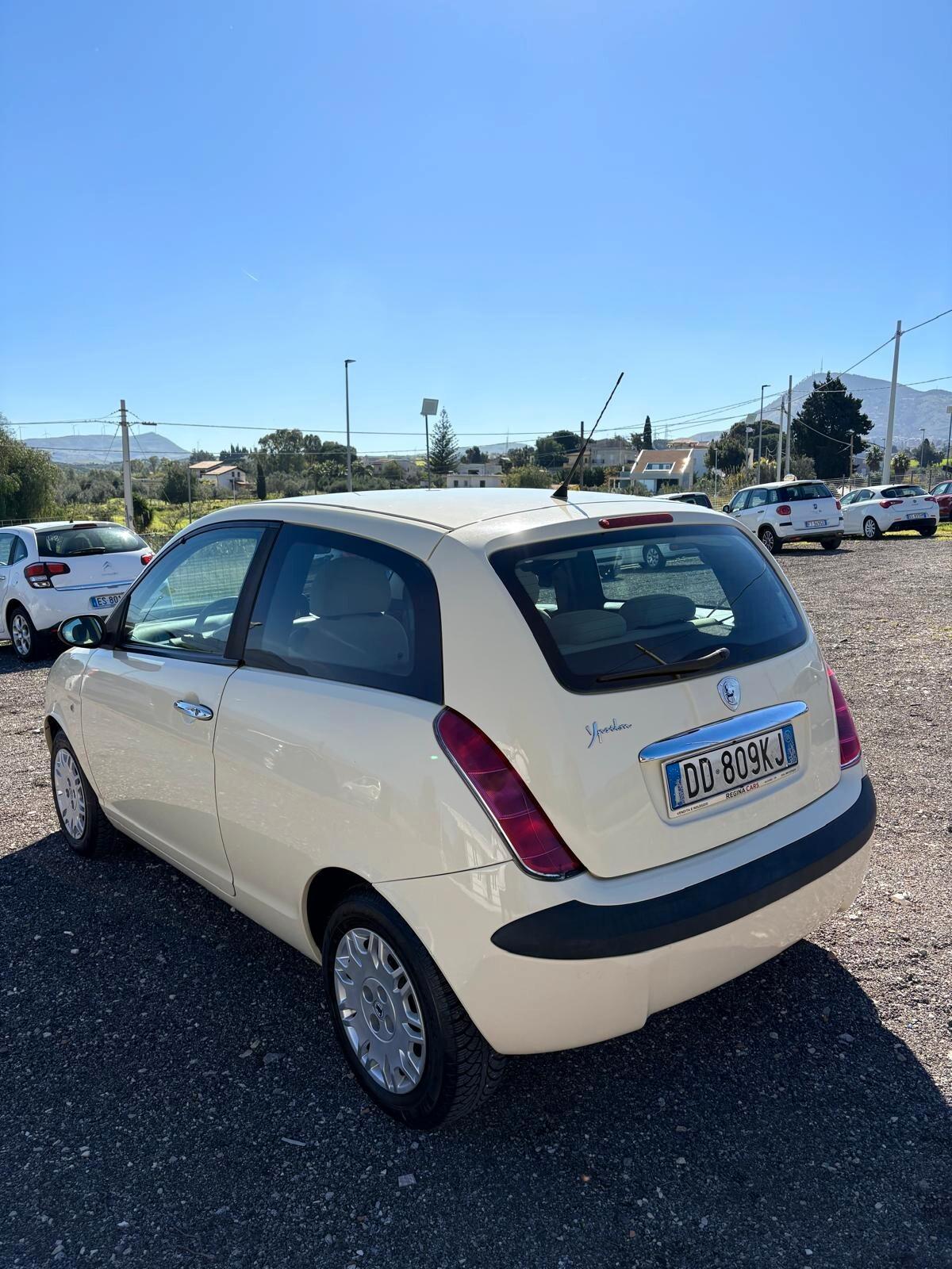 Lancia Ypsilon 1.2 Oro Giallo