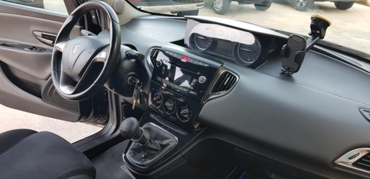 Lancia Ypsilon 1.2 69 CV 5 porte GPL