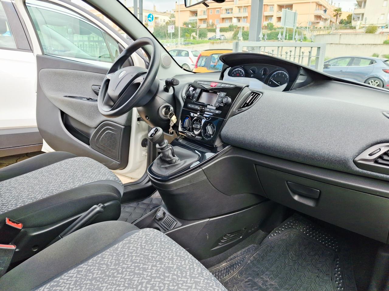 Lancia Ypsilon 0.9 TwinAir 5 porte Metano Ecochic Gold
