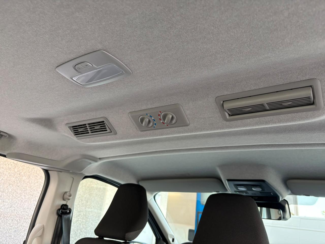 9 POSTI Nissan Primastar 2.0 dCi 150CV Aut PC-TN Bus N-Connecta