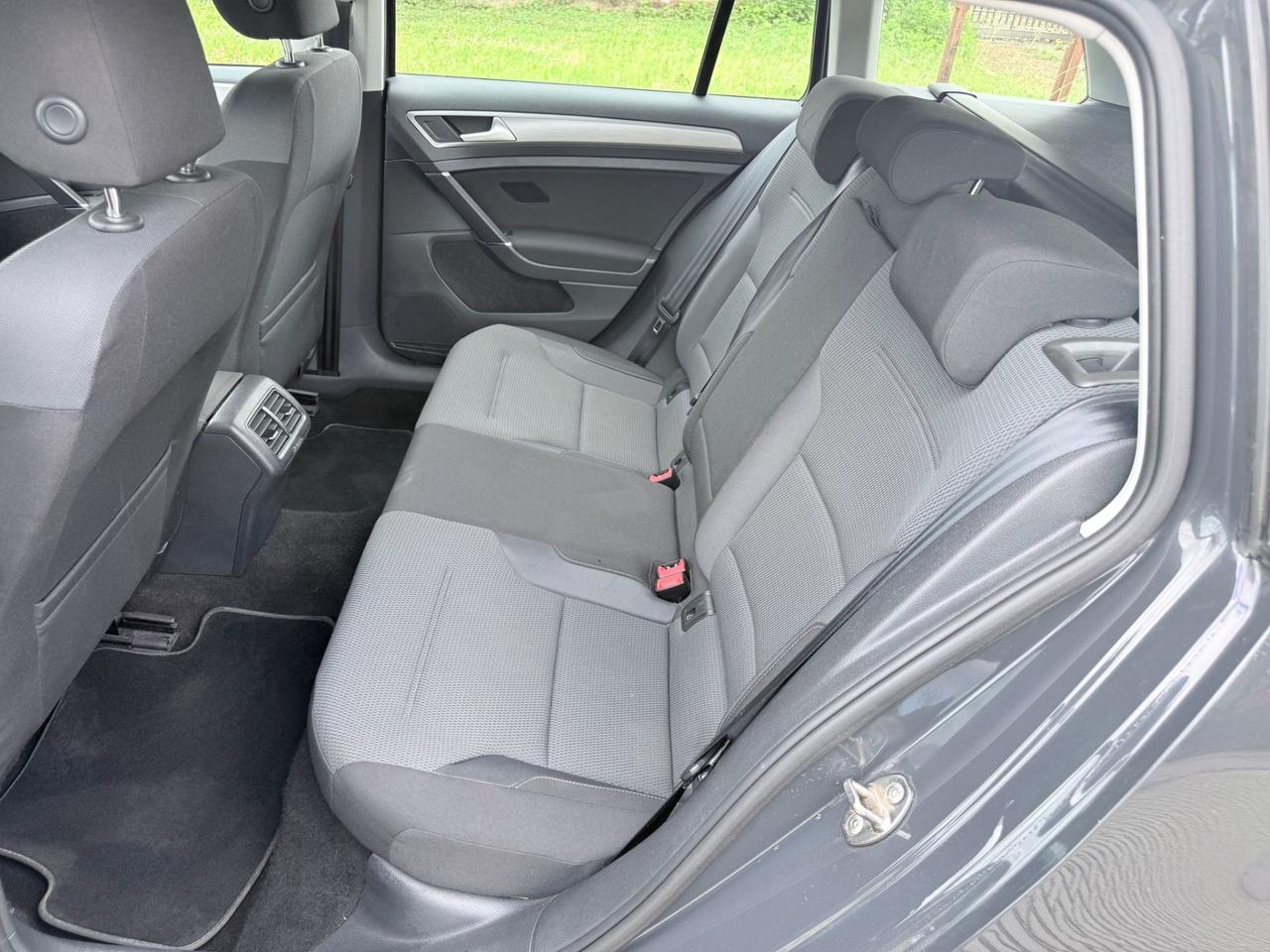 Volkswagen Golf Variant Business 1.4 TGI DSG Highline BlueMotion
