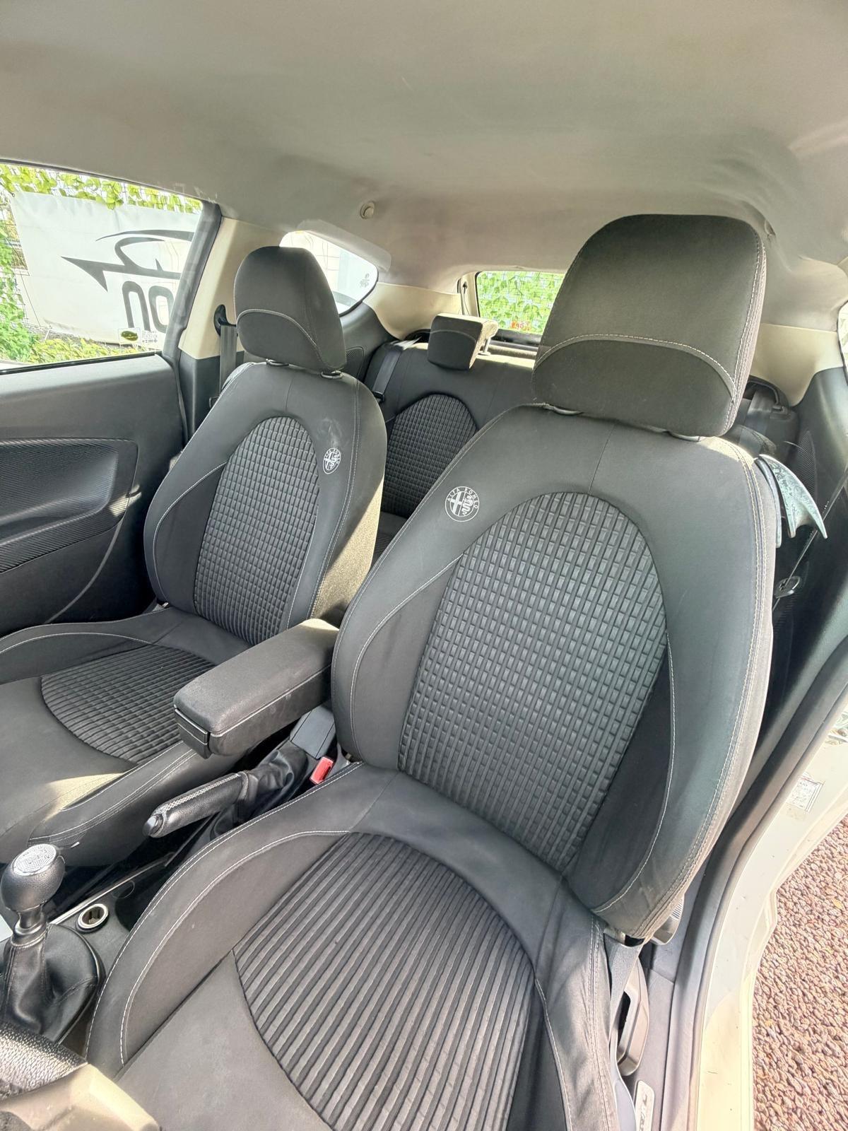 Alfa Romeo MiTo 1.3 JTDm-2 95 CV S&S Distinctive