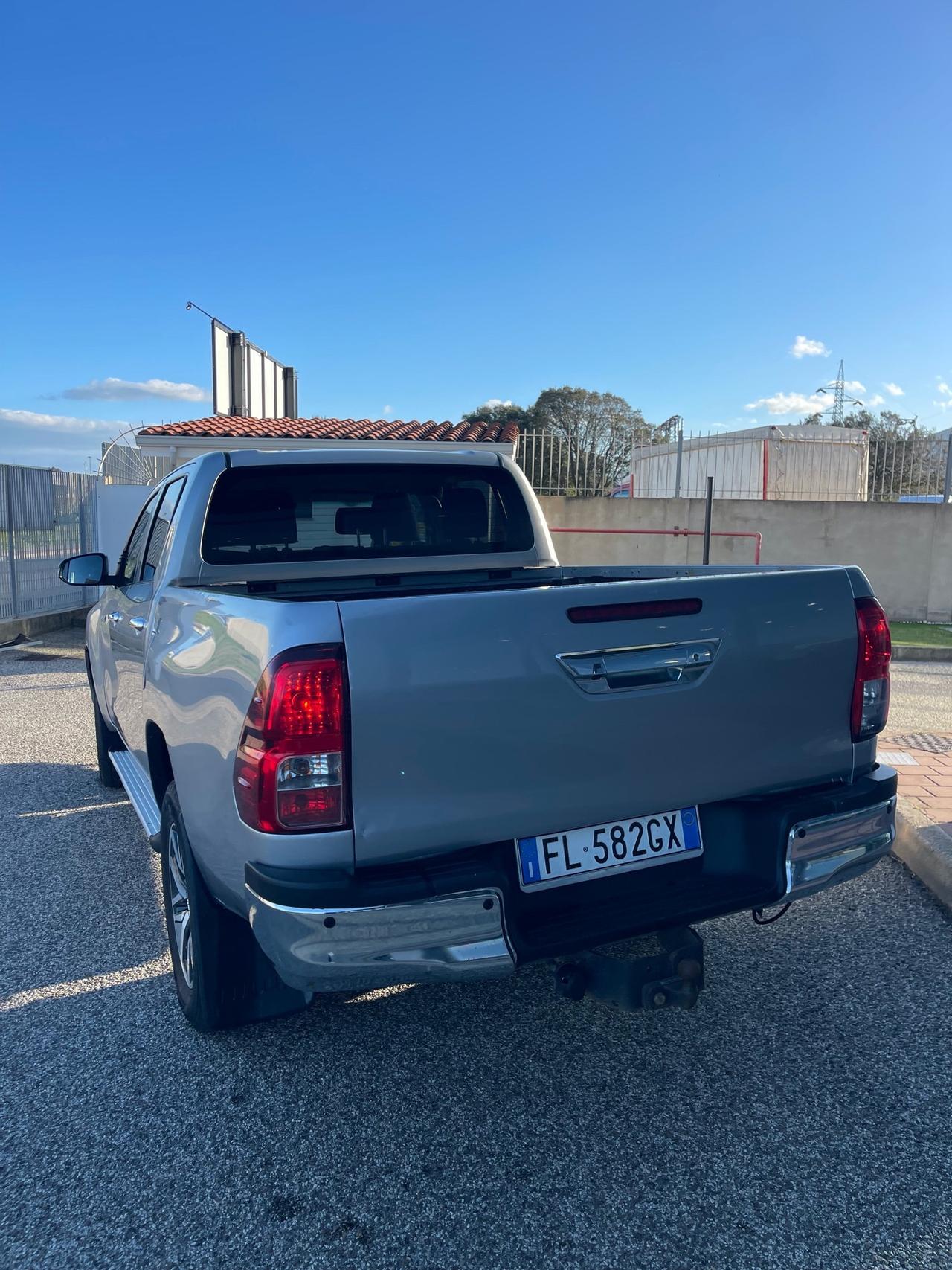 TOYOTA Hilux 2.4D4D EXECUTIVE my17"