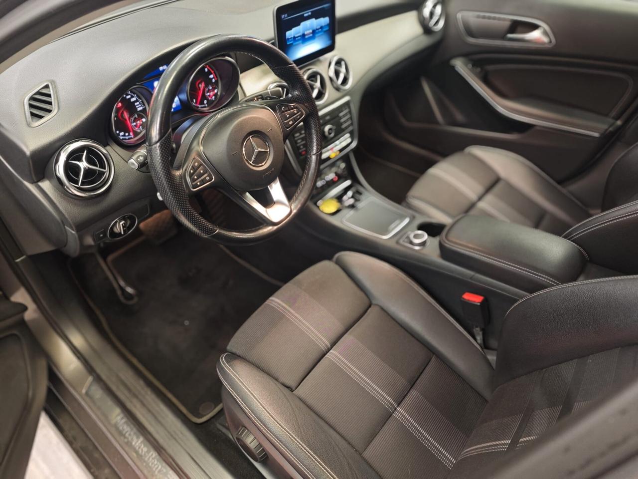 Mercedes-benz GLA 200 d Premium
