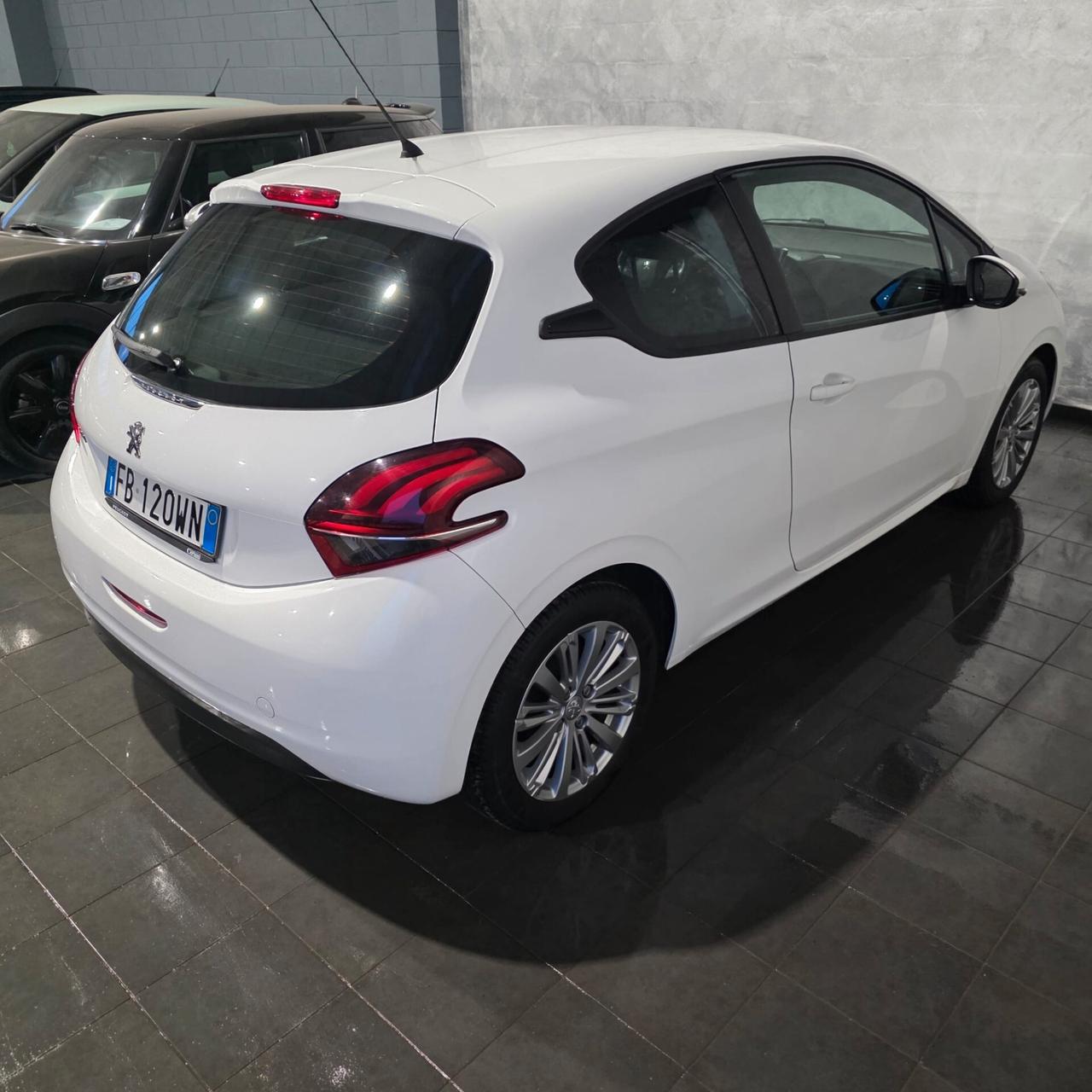 Peugeot 208 1.2 BENZINA EURO 6