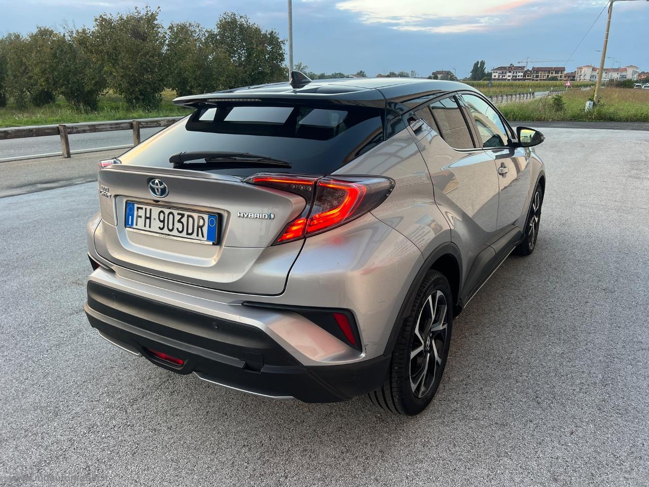 TOYOTA C-HR 1.8 Hybrid E-CVT Style NAVI CAMERA TAGLIANDI TOYOTA