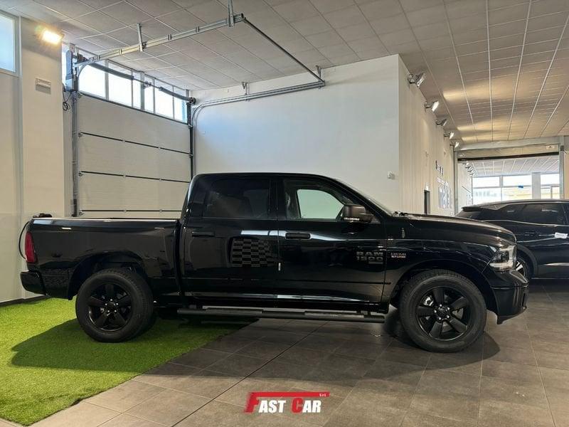 Dodge RAM Dodge RAM 5.7 V8 Crew Cab Classic SLT Black 395cv EAT8 GPL