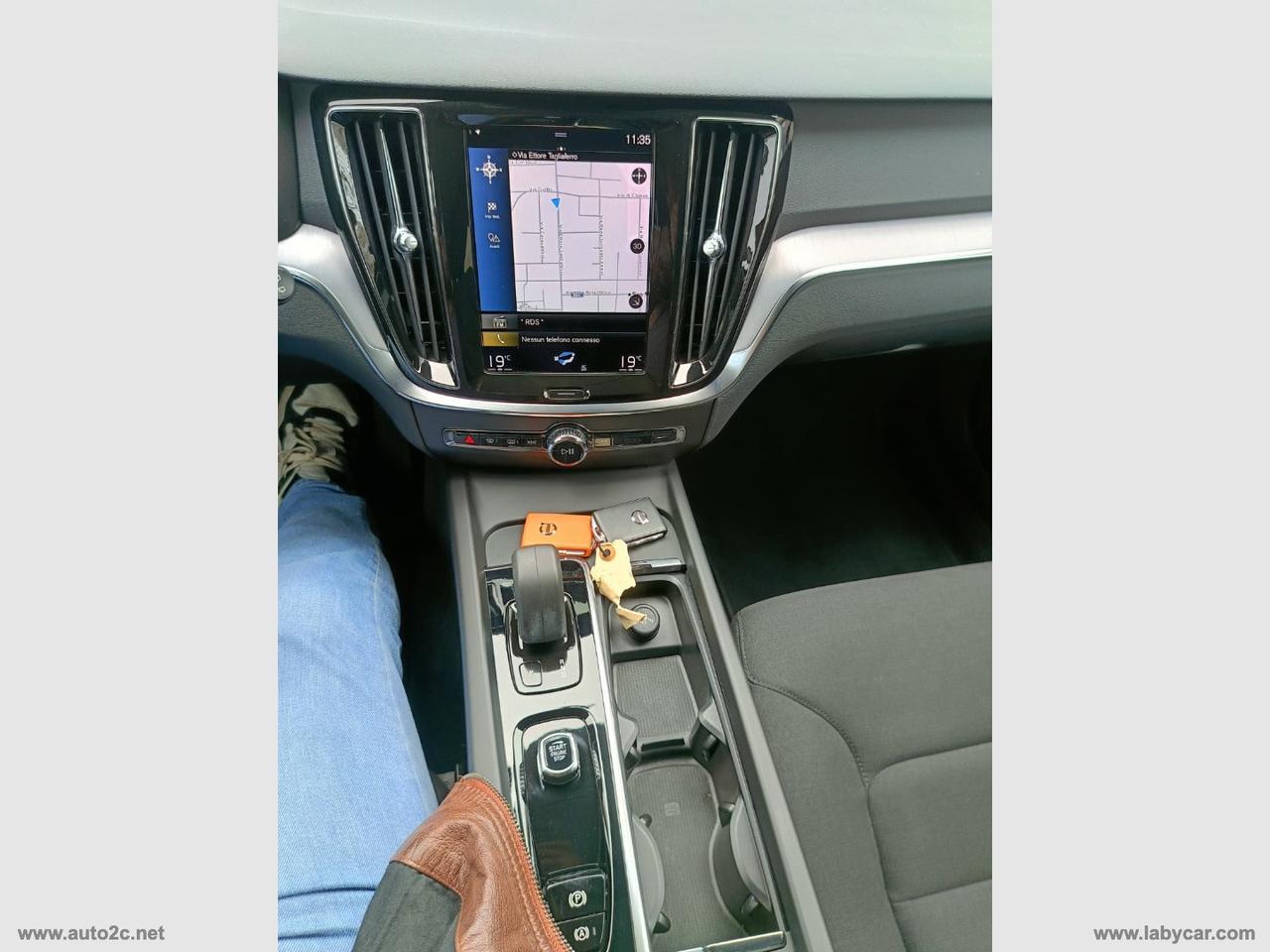 VOLVO V60 B4