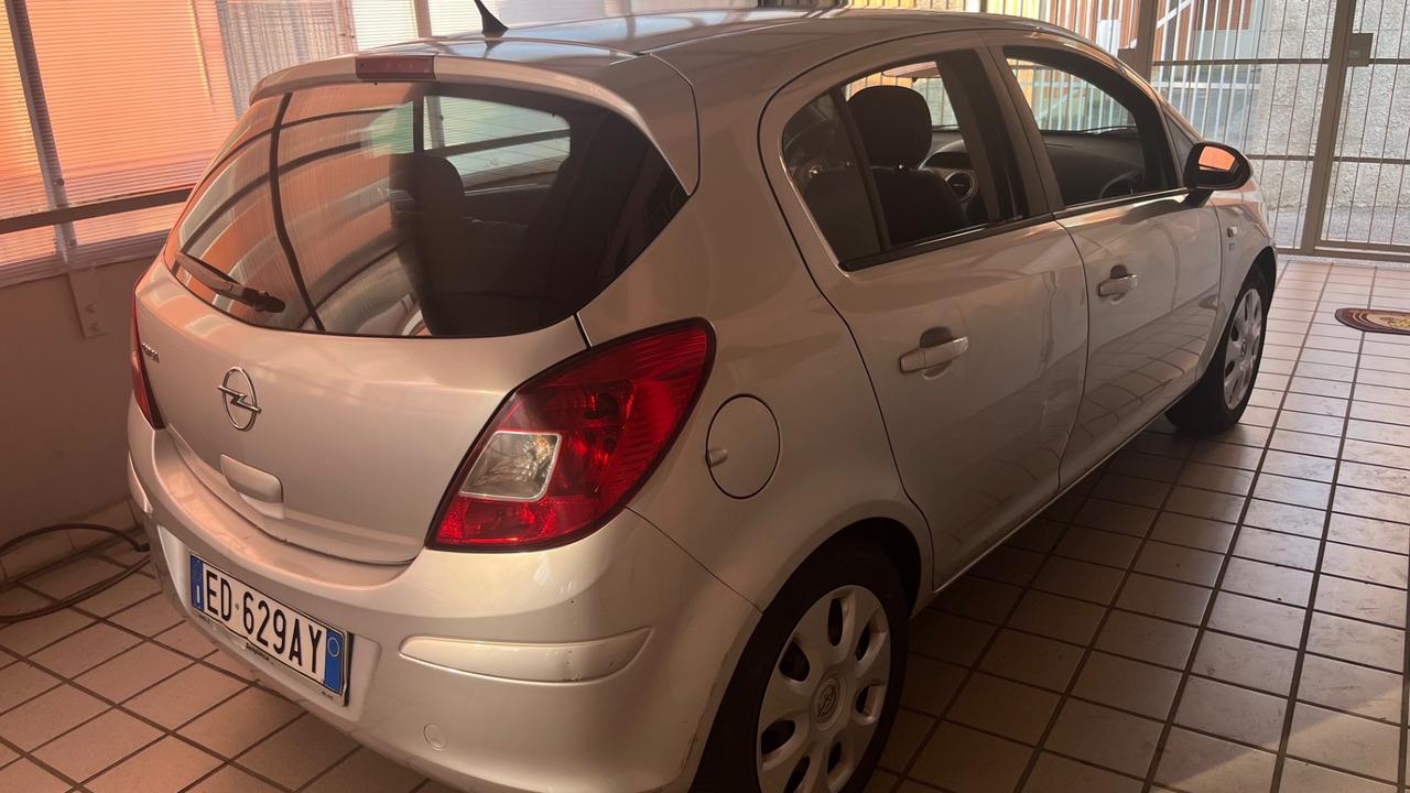 Opel Corsa 1.2 80CV 5 porte GPL-TECH Club