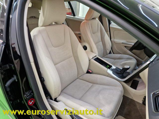 VOLVO V60 T3 Powershift Kinetic